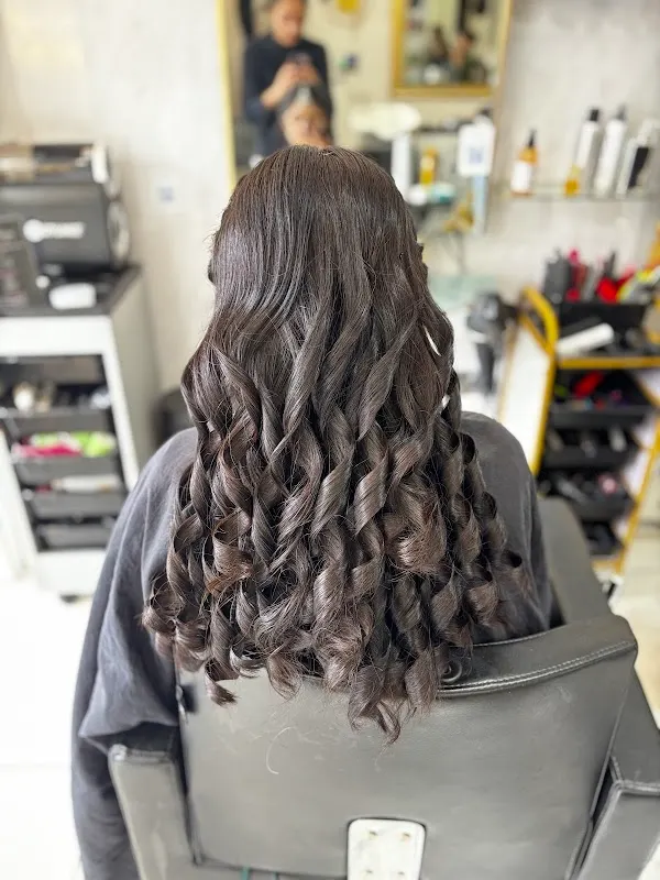 Inspiration Nails, Hair & Beauty - best Hair , nails and beauty salon in isleworth — Hairdresser in Isleworth